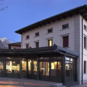 La Stazione , Ponte nellʼAlpi Italie